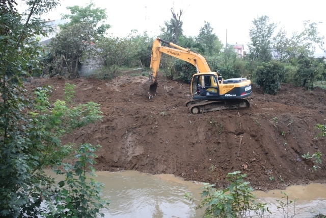 دیوار سازی رودخانه (درکی) جنب خیابان حافظ